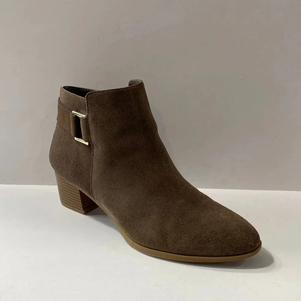 Alfani Brown Adisson Preppy Suede Gold Buckle Block Heel Ankle Booties Size 8